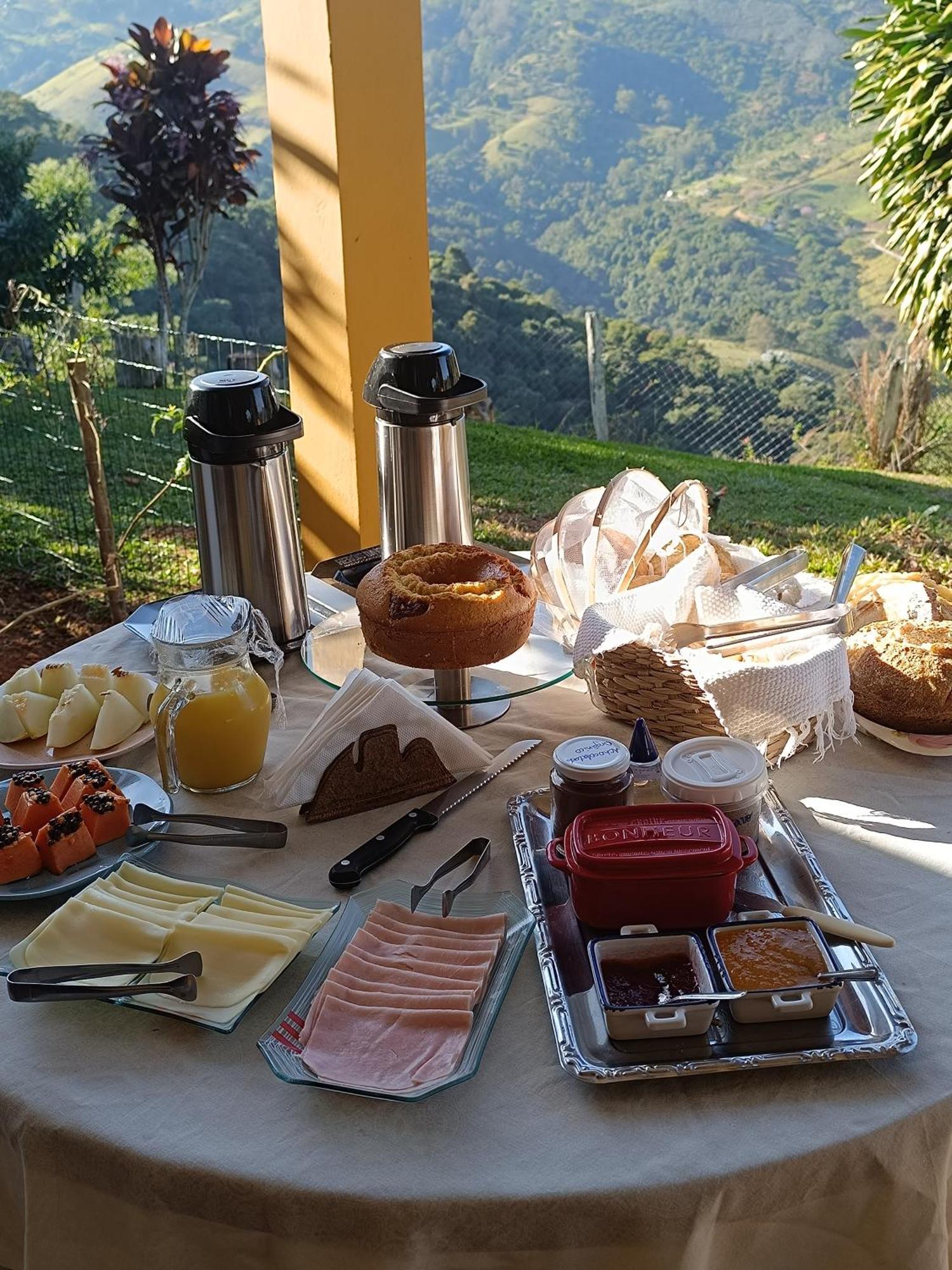 Entrevistas Chales E Suites São Bento do Sapucaí Buitenkant foto